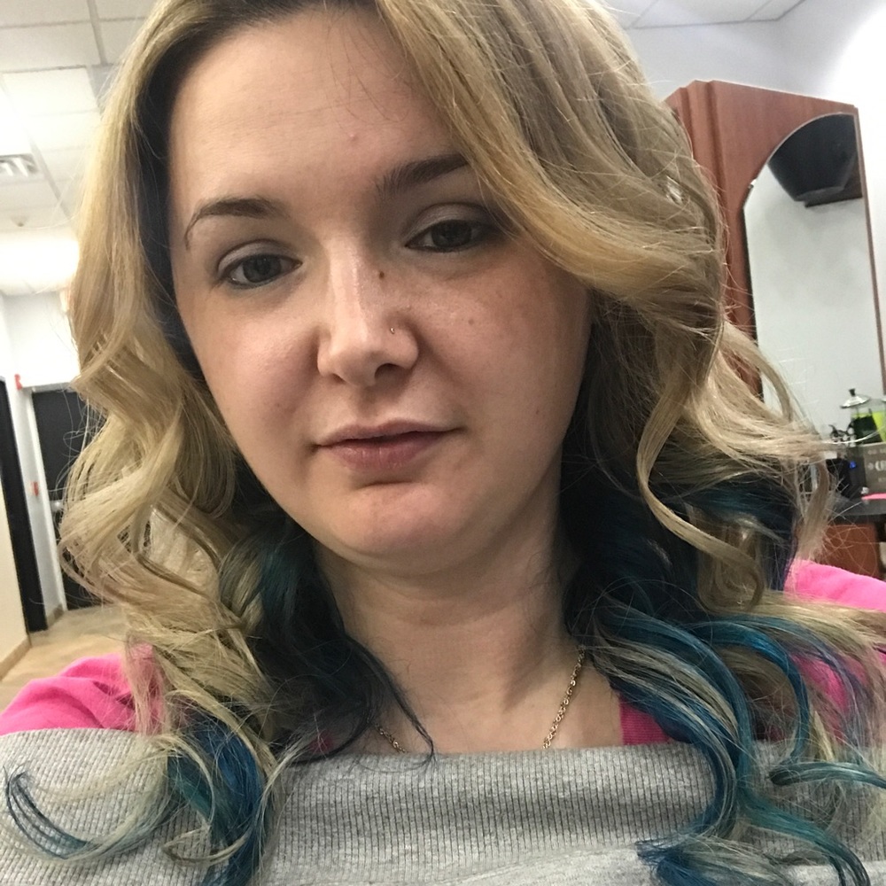 Meet your Posher, Alicia
